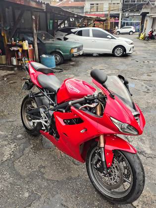TRIUMPH DAYTONA 675 
