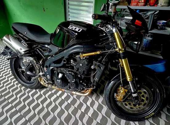 TRIUMPH-SPEED TRIPLE 1050i TRIUMPH-SPEED TRIPLE 1050i-2006