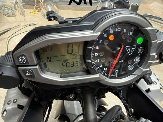 TRIUMPH-TIGER 800 XRX TRIUMPH-TIGER 800 XRX-2015
