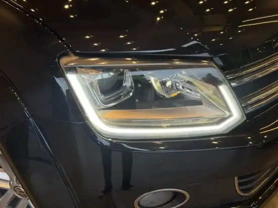 VOLKSWAGEN-AMAROK-2015