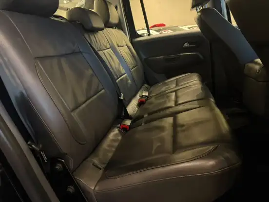 VOLKSWAGEN-AMAROK-2015