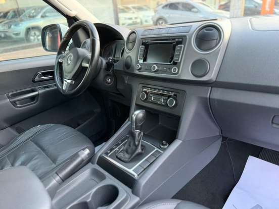 VOLKSWAGEN-AMAROK-2013