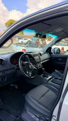 VOLKSWAGEN-AMAROK-2012
