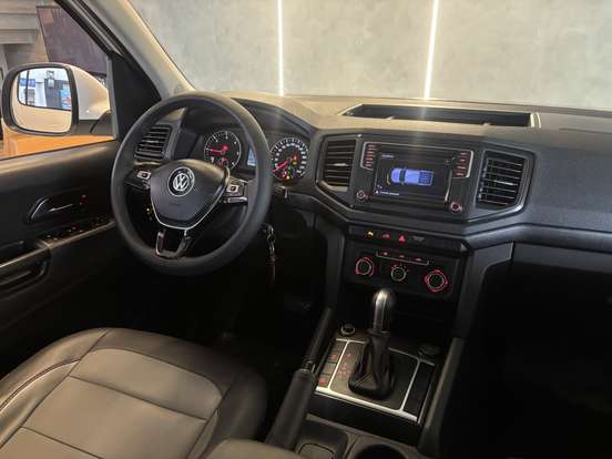 VOLKSWAGEN-AMAROK-2.0 TRENDLINE 4X4 CD 16V TURBO INTERCOOLER DIESEL 4P AUTOMÁTICO VOLKSWAGEN-AMAROK-2018