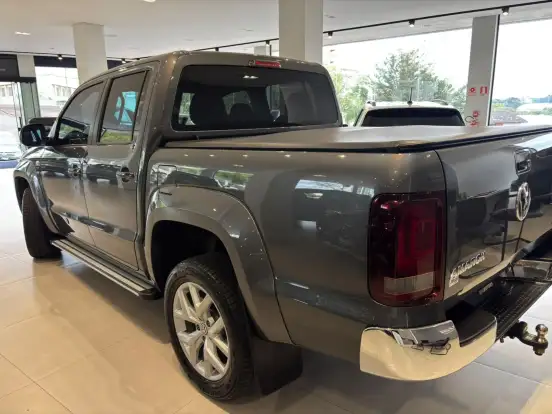 VOLKSWAGEN-AMAROK-2022
