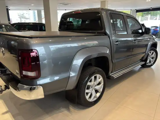 VOLKSWAGEN-AMAROK-2022