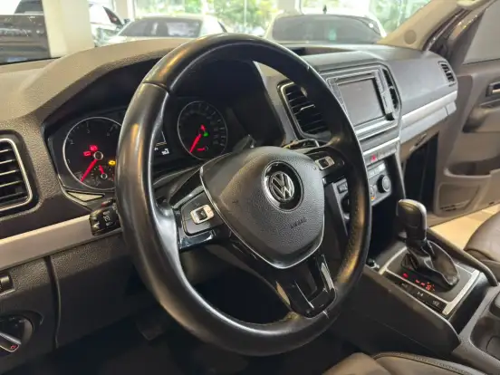 VOLKSWAGEN-AMAROK-2022