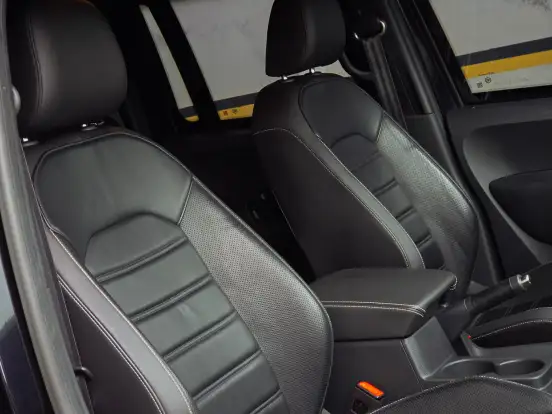 VOLKSWAGEN-AMAROK-2021