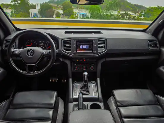 VOLKSWAGEN-AMAROK-2021