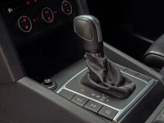 VOLKSWAGEN-AMAROK-2021