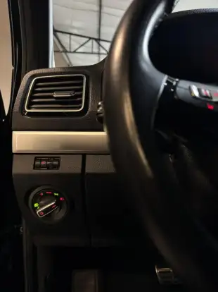 VOLKSWAGEN-AMAROK-2019