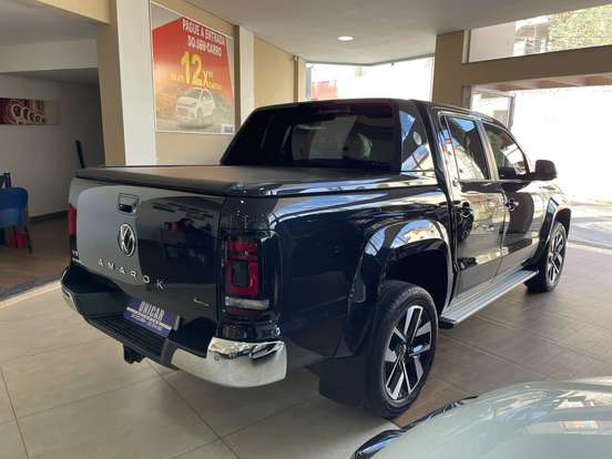 VOLKSWAGEN-AMAROK-2025