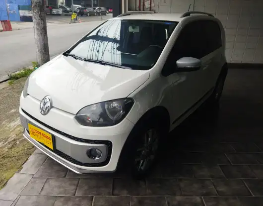 VOLKSWAGEN-CROSS UP-2016