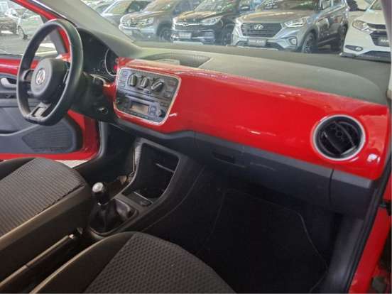 VOLKSWAGEN-CROSS UP-2016