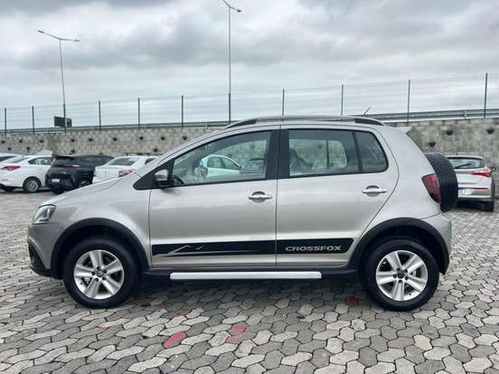 VOLKSWAGEN-CROSSFOX-2010