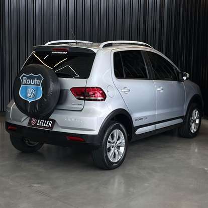 VOLKSWAGEN-CROSSFOX-2017
