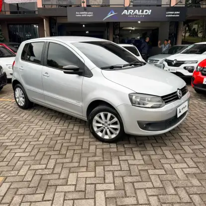VOLKSWAGEN-FOX-2010