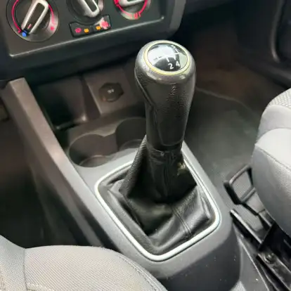 VOLKSWAGEN-FOX-2010