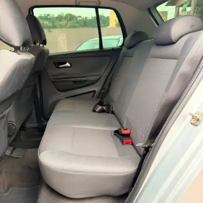 VOLKSWAGEN-FOX-2010