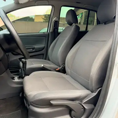 VOLKSWAGEN-FOX-2010