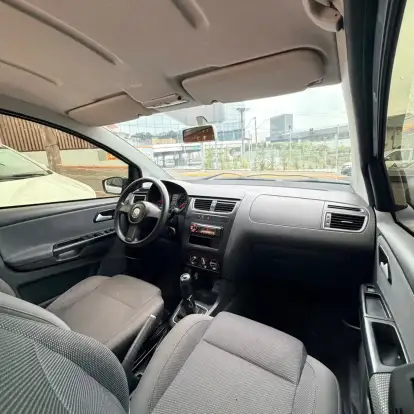VOLKSWAGEN-FOX-2010