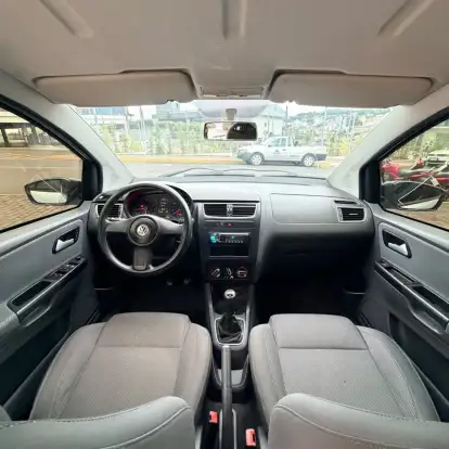 VOLKSWAGEN-FOX-2010