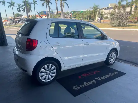 VOLKSWAGEN-FOX-1.0 MI 8V FLEX 4P MANUAL VOLKSWAGEN-FOX-2014
