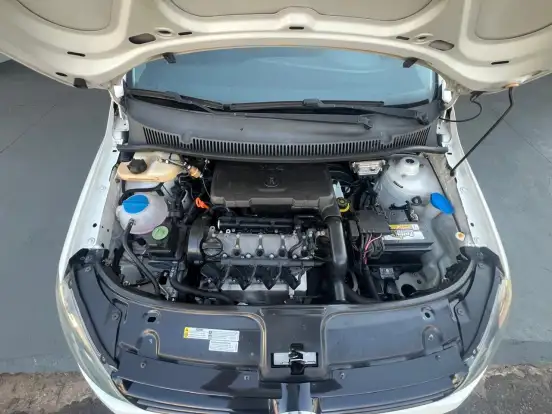 VOLKSWAGEN-FOX-2014