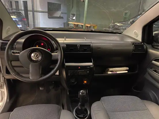 VOLKSWAGEN-FOX-2009