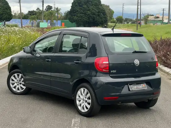 VOLKSWAGEN-FOX-2012