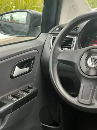 VOLKSWAGEN-FOX-2012