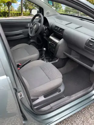 VOLKSWAGEN-FOX-2009