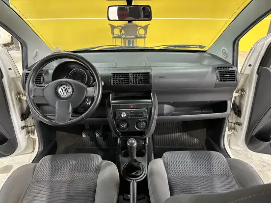 VOLKSWAGEN-FOX-1.0 MI CITY 8V FLEX 4P MANUAL VOLKSWAGEN-FOX-2009