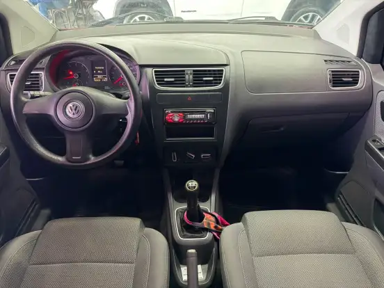 VOLKSWAGEN-FOX-2010