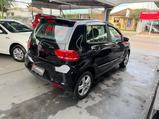 VOLKSWAGEN-FOX-2015