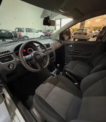 VOLKSWAGEN-FOX-2013