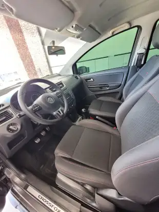 VOLKSWAGEN-FOX-2014