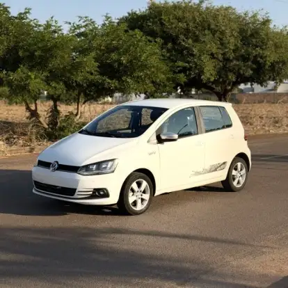 VOLKSWAGEN-FOX-2015