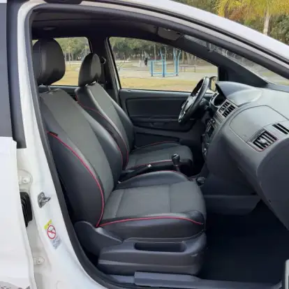 VOLKSWAGEN-FOX-2015