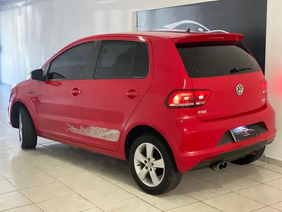 VOLKSWAGEN-FOX-2015