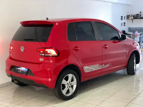 VOLKSWAGEN-FOX-2015