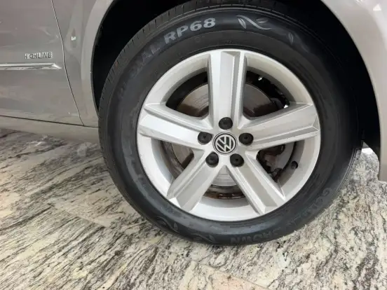 VOLKSWAGEN-FOX-2015