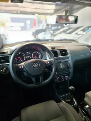 VOLKSWAGEN-FOX-2017