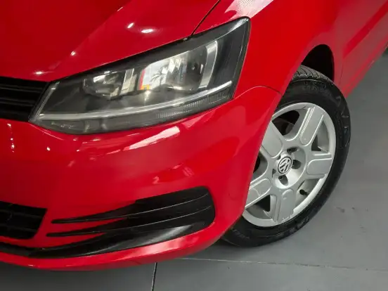 VOLKSWAGEN-FOX-2015