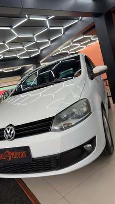 VOLKSWAGEN-FOX-2011