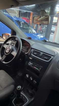 VOLKSWAGEN-FOX-2011