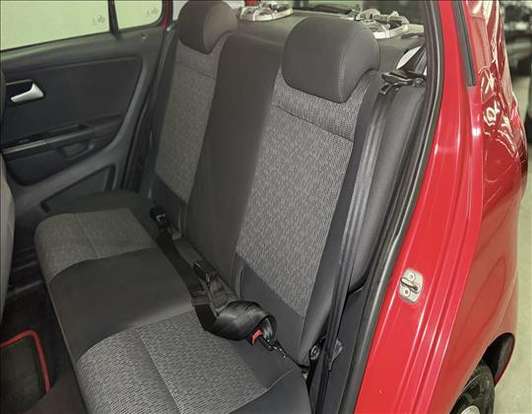 VOLKSWAGEN-FOX-2014