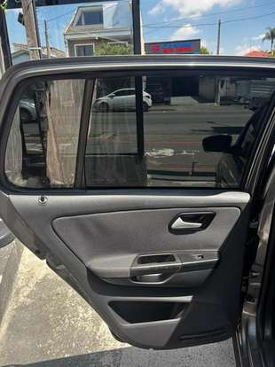 VOLKSWAGEN-FOX-2011