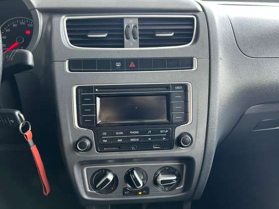 VOLKSWAGEN-FOX-1.0 MI 8V FLEX 4P MANUAL VOLKSWAGEN-FOX-2014