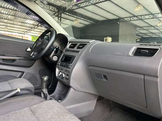 VOLKSWAGEN-FOX-1.0 MI 8V FLEX 4P MANUAL VOLKSWAGEN-FOX-2014